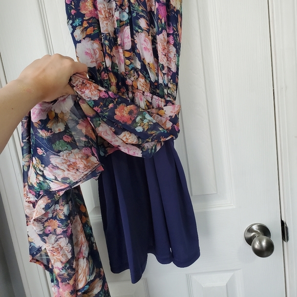 Floral Maxi Dress - Picture 5 of 11